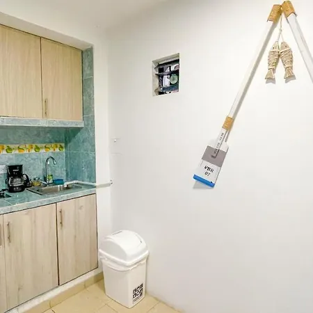Apartamento En El Laguito Con Piscina Y A Pasos De La Playa *